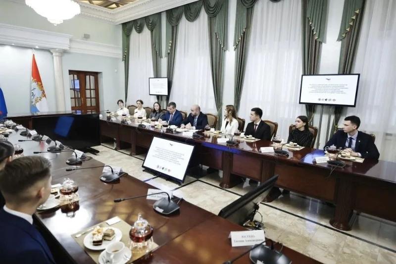 Вячеслав Федорищев встретился с победителями конкурса "Студент года"