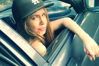 Россиян хотят штрафовать за громкую музыку из открытых окон машин