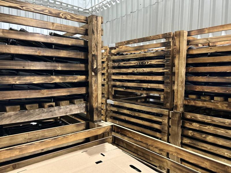 "Хоронят" лозу на зиму: как самарские умельцы смогли получить статус самой северной винодельни России (18+)