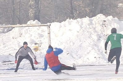 В Самарской области прошел турнир по снежному футболу