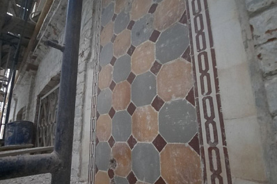 Обнаружили старинную плитку: самарцам показали ход ремонта дома купца Колосова