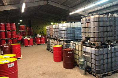 50 тысяч литров контрафактных моторных масел изъяли в Тольятти