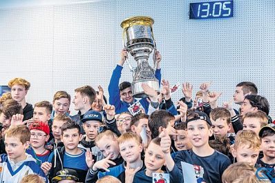 Воспитанник самарского хоккея привез в родной город Кубок Гагарина