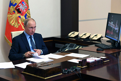 Владимир Путин продлил сроки выплаты надбавок медикам