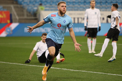 "Крылья Советов" разгромили "Шинник" и вышли на первое место в турнирной таблице