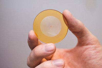 Ученые Самарского университета представили первый в мире сверхлегкий дифракционный объектив