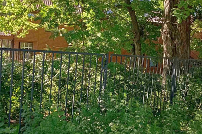 Больничный парк Жигулевска обновляется полным ходом 