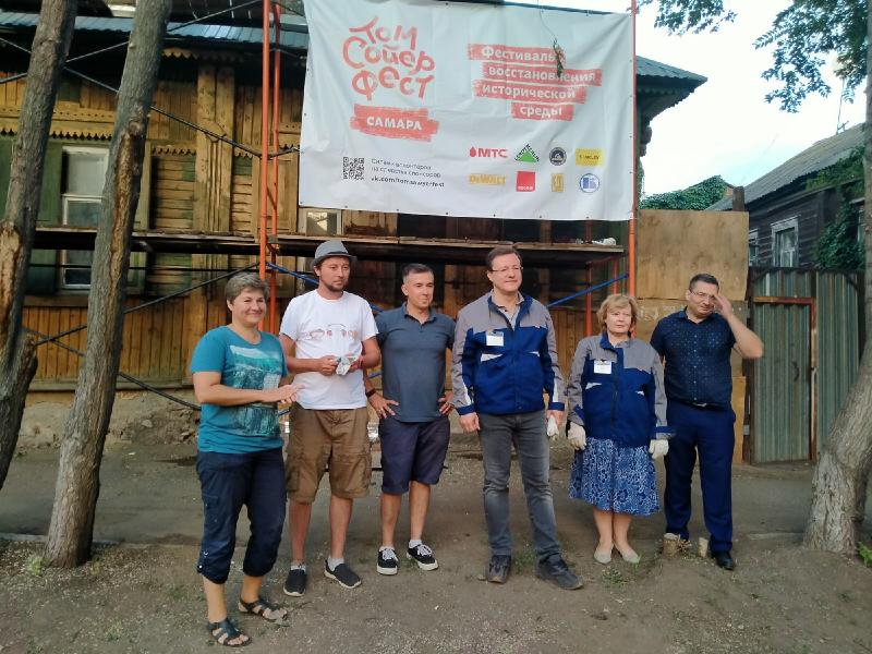 Дмитрий Азаров присоединился к волонтерам на "Том Сойер Фесте"