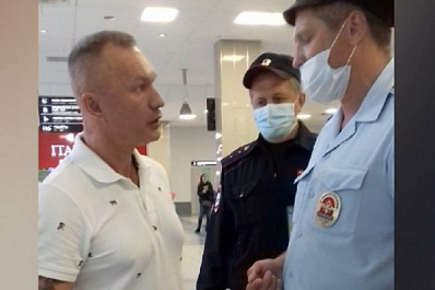 Москвич устроил потасовку в аэропорту Новосибирска