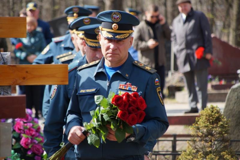 "Спасал людей до последнего вздоха": Константин Косачёв рассказал, каким был погибший глава МЧС