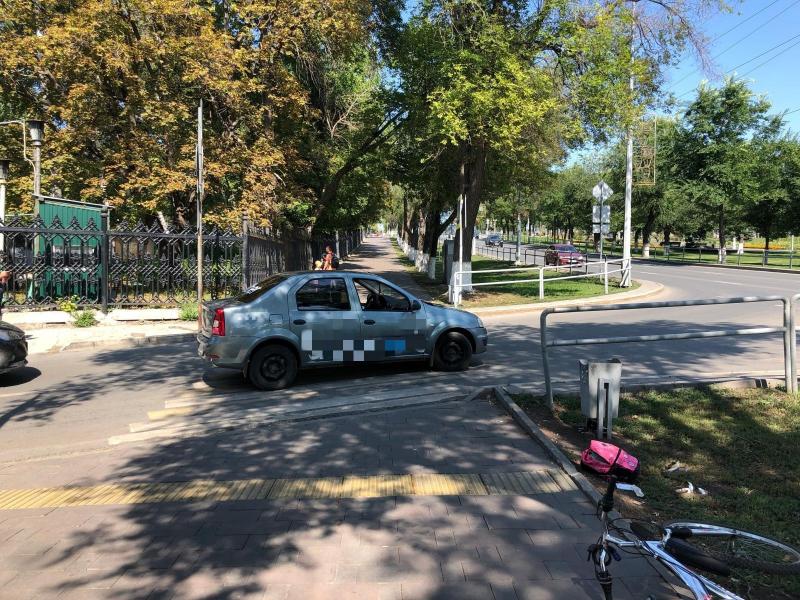 В Самаре водитель Renault Logan 2 августа сбил велосипедистку на пешеходном переходе