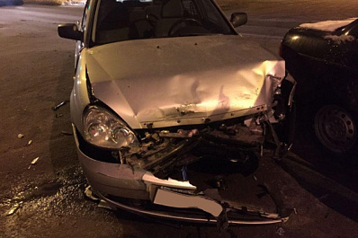 В Самаре на Вольской одна "Приора" протаранила другую