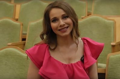 Заслуженная артистка РФ Екатерина Гусева поздравила с юбилеем Самарское областное вещательное агентство