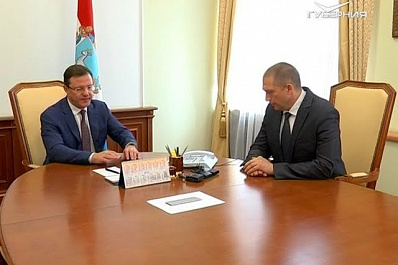 Дмитрий Азаров провел рабочую встречу с новым генеральным директором РКЦ Прогресс