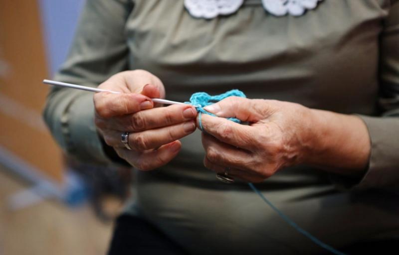 От вязания до алмазной мозаики: какие виды рукоделия популярны у россиян