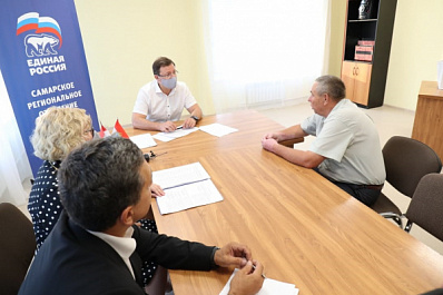 Дмитрий Азаров провел личный прием жителей Октябрьска