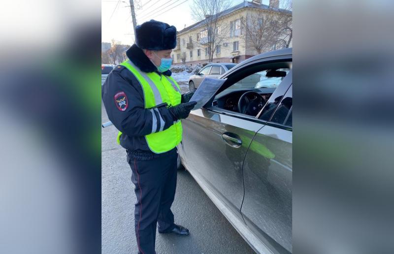 Самарские водители и пешеходы за выходные 2 тысячи раз нарушили ПДД