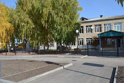 В селе Старое Ермаково заасфальтированы подъездные пути школьного автобуса 