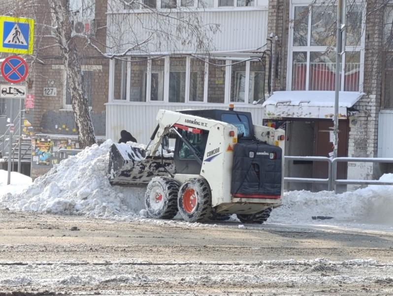 В Самаре чистить дороги выйдут ЗИКи и "Шмели"