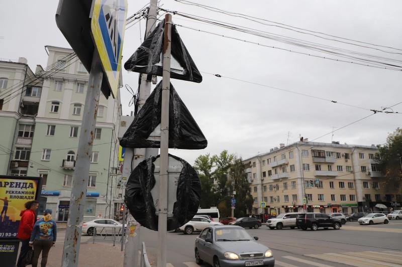 Информационные щиты и дорожные знаки: перекресток в центре Самары готовят к временному перекрытию