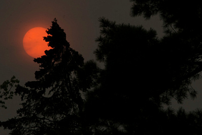 Невролог объяснил, как пережить магнитную бурю