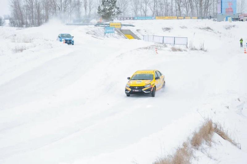 Пилот тольяттинской команды Кирилл Ладыгин стал девятикратным победителем "Гонки чемпионов"