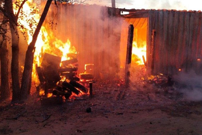 В Самарской области сгорел вагончик в песчаном карьере