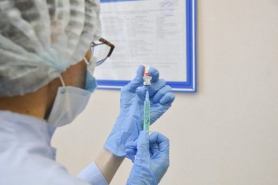 Около 9 тысяч прививок от COVID-19 в сутки в среднем ставят в Самарской области