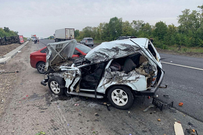 В Самарской области водитель грузовика устроил массовое ДТП на трассе М5