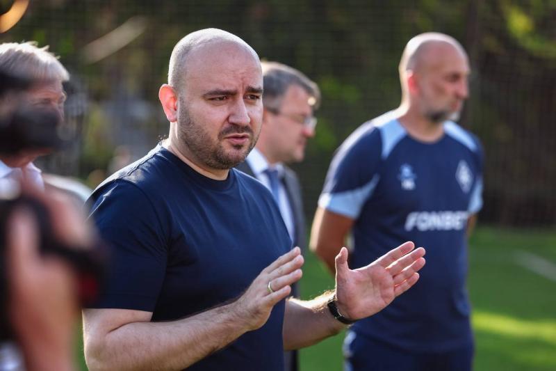 Вячеслав Федорищев встретился с тренерским штабом и игроками "Крыльев Советов"