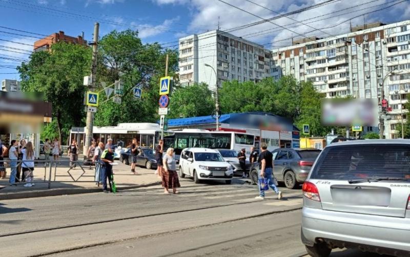 В Самаре 24 июня Audi пролетел на "красный" и врезался в Changan