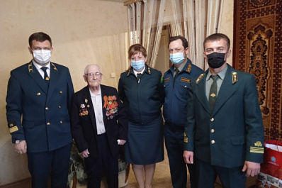 98-летнего ветерана ВОВ в Кинеле поздравили с приближающейся годовщиной Победы