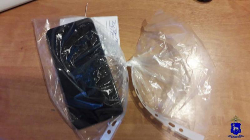 В Самарской области мужчина после застолья стащил ноутбук и телефон 