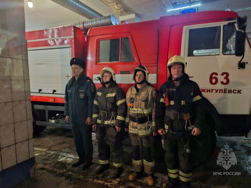 В Жигулевске спасли мужчину из горящей квартиры