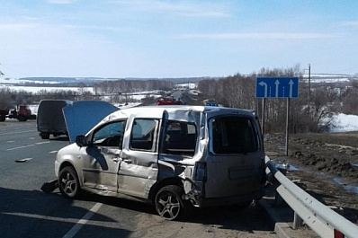 В Самарской области погиб опытный водитель, не уступивший дорогу грузовику