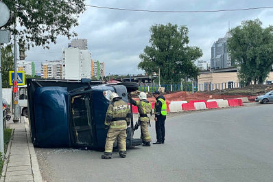 В Самаре на пересечении ул. Советской Армии и дублёра Ново-Садовой опрокинулась "Газель"