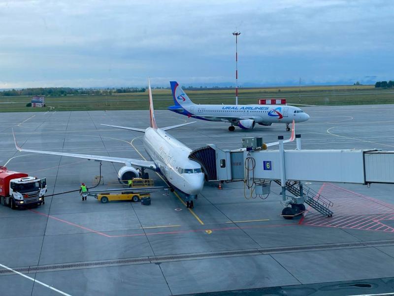 Самолет из Самары не смог штатно затормозить в аэропорту "Шереметьево" из-за технического сбоя