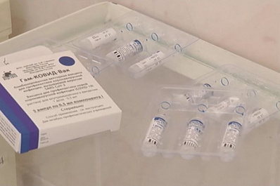 В Тольяттинской поликлинике № 4 вакцинацию от COVID-19 проходят около 200 человек в день