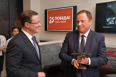 Дмитрий Азаров представил Игорю Комарову проект "Внутри истории"