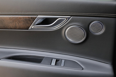 Российских водителей предупреждают о штрафах за установку дополнительных динамиков