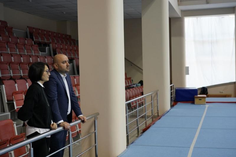 Обновили "Грацию": юные самарские гимнасты будут заниматься в отремонтированном зале