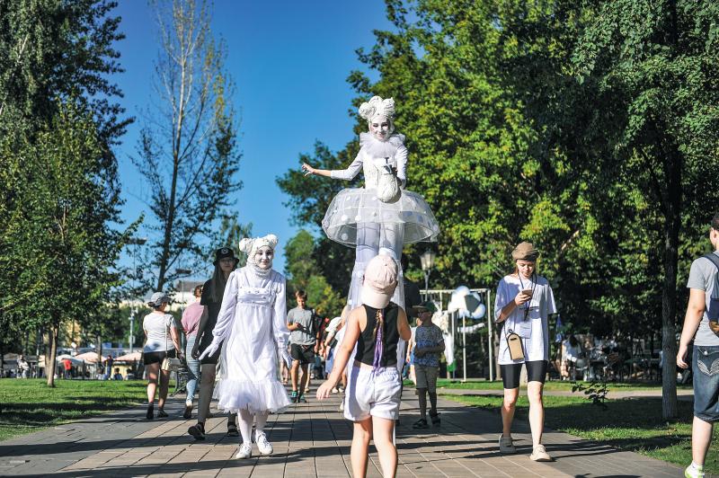 Театры выйдут на аллеи: гид по участникам "Пластилинового дождя"