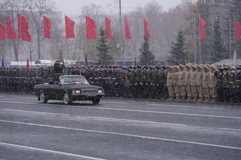 В Самаре в 14-й раз прошел Парад Памяти