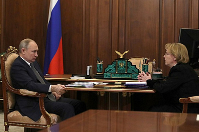 Владимир Путин заверил россиян в эффективности отечественных вакцин от новых штаммов COVID-19