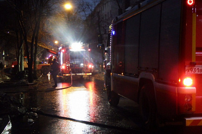 67 человек тушили пожар в центре Самары