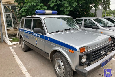 Схватила с прилавка и ушла: в Жигулевске женщину подозревают в краже телефона