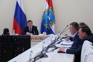 Губернатор Дмитрий Азаров поручил главам муниципалитетов усилить работу по расчистке дорог