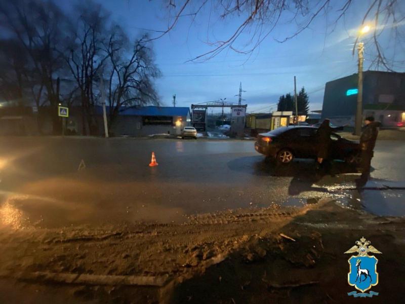 В Сызрани женщина на Mitsubishi Lancer сбила пешехода