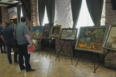 В рамках благотворительного аукциона в регионе выставили на продажу 47 авторских картин