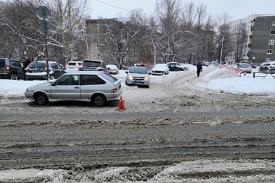 Юный водитель сбил бабушку с внучкой на дороге в Самаре